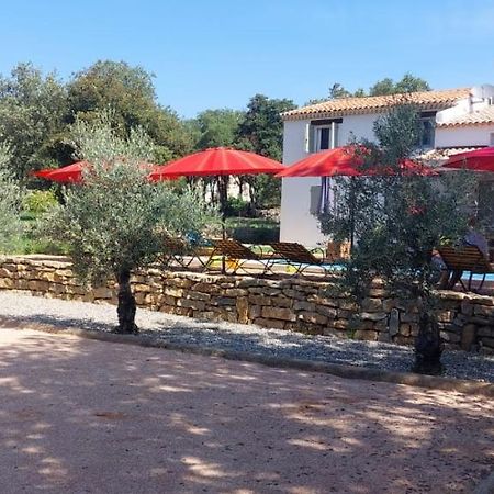 Location A La Semaine Apartment Néoules Екстериор снимка