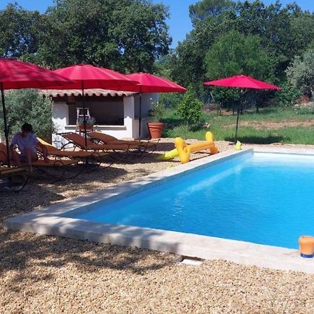 Location A La Semaine Apartment Néoules Екстериор снимка