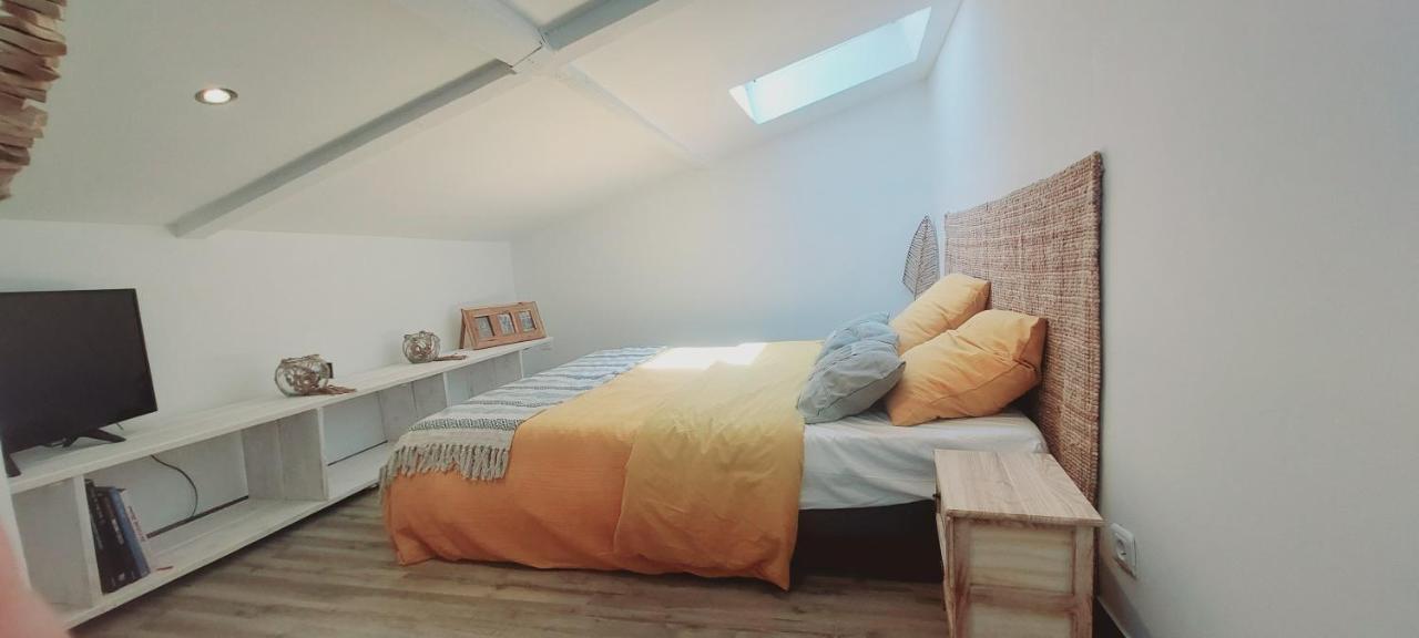 Location A La Semaine Apartment Néoules Екстериор снимка